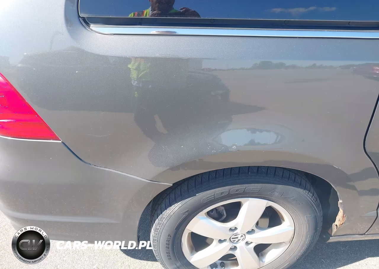 2010 Volkswagen Routan Sel VIN:2V4RW5DX6AR199336 - 15