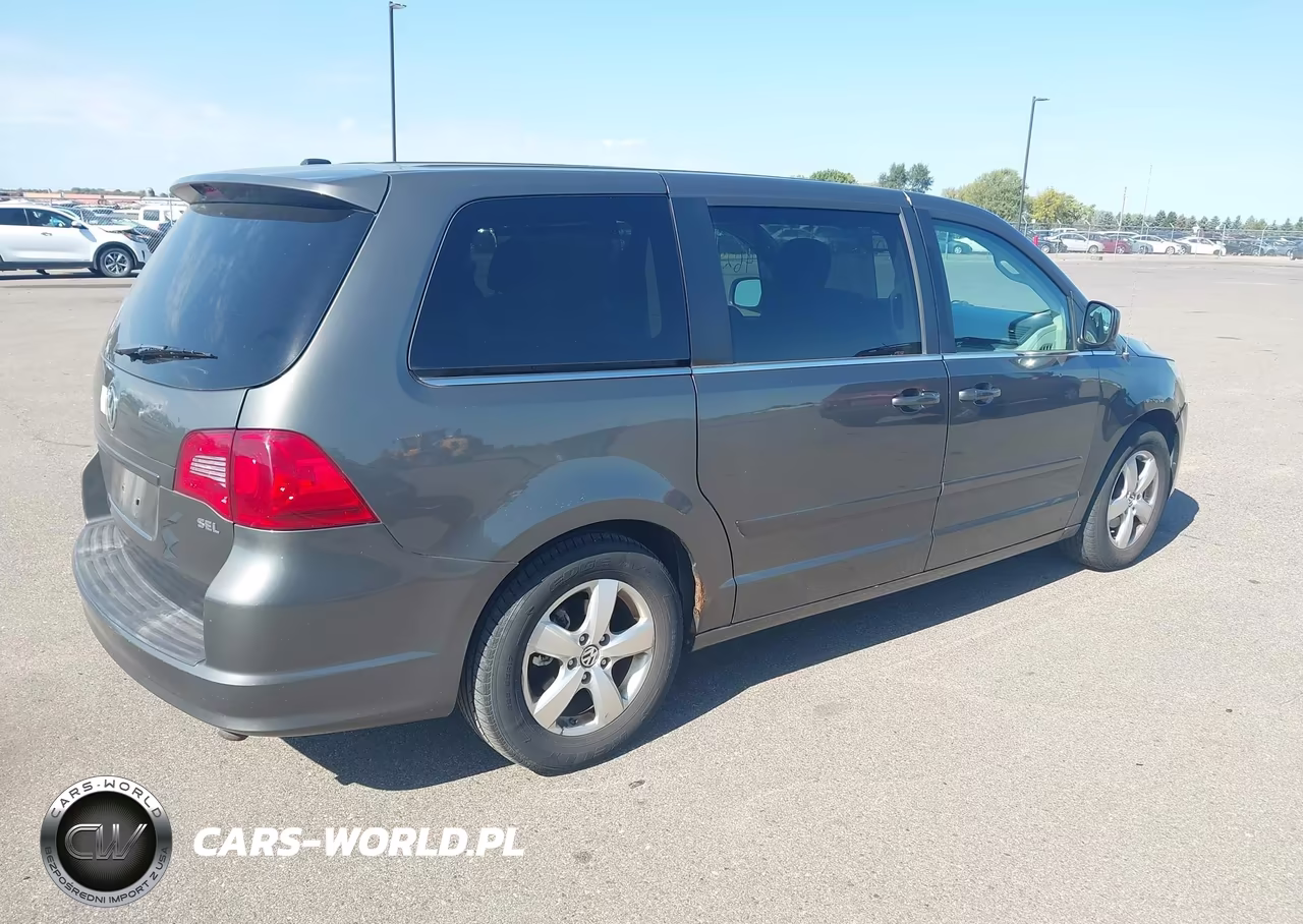 2010 Volkswagen Routan Sel VIN:2V4RW5DX6AR199336 - 4