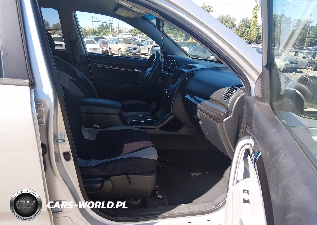 2011 Kia Sorento Lx V6 VIN:5XYKTDA27BG066808 - 5