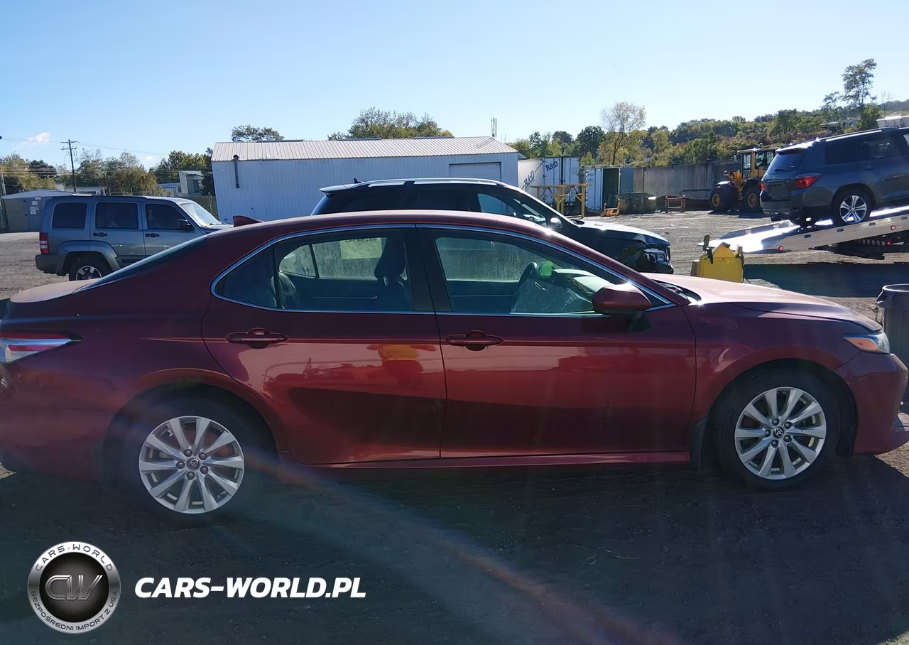 2020 Toyota Camry Le VIN:4T1C11AKXLU972181 - 13