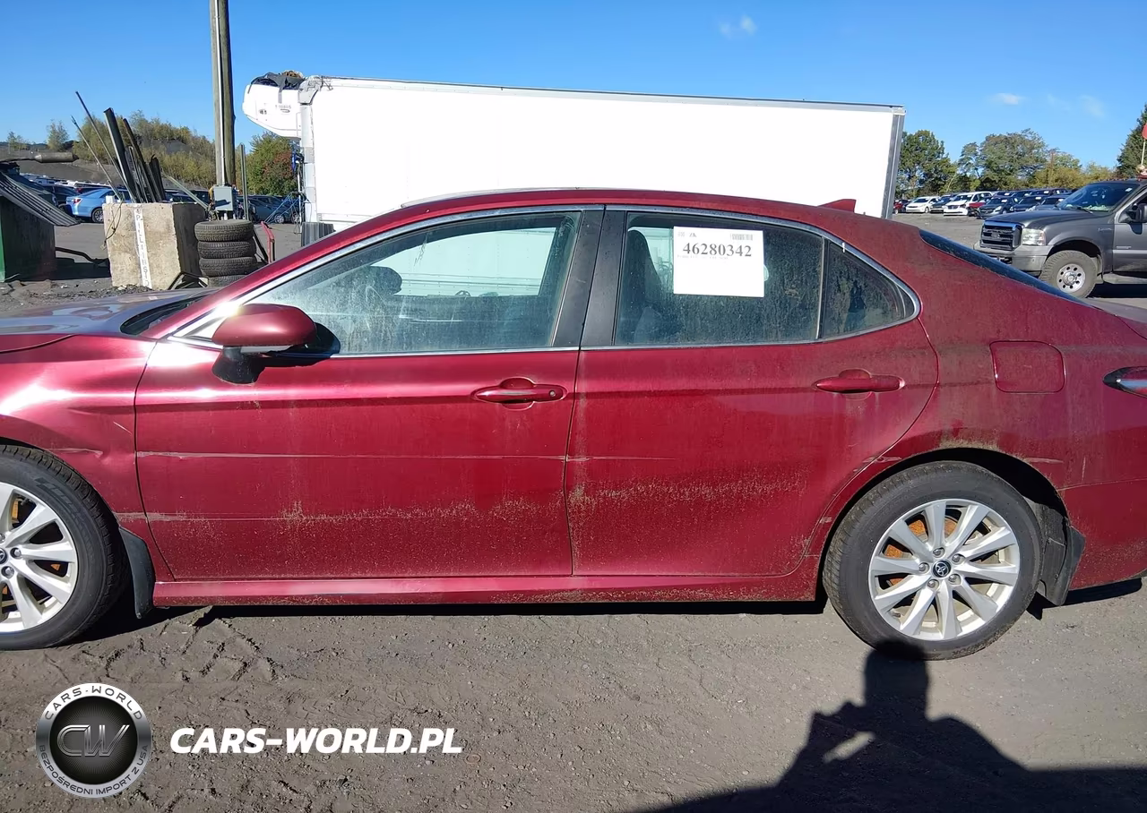 2020 Toyota Camry Le VIN:4T1C11AKXLU972181 - 14