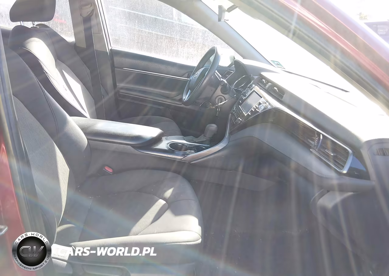 2020 Toyota Camry Le VIN:4T1C11AKXLU972181 - 5