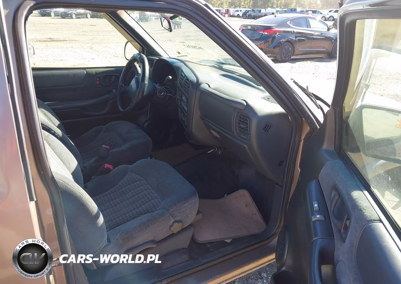 2002 Chevrolet S-10 VIN:1GCCS14W428146689 - 5
