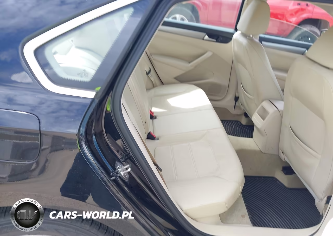 2015 Volkswagen Passat 1.8T Limited Edition VIN:1VWAS7A34FC082612 - 8