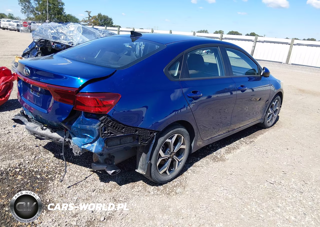 2019 Kia Forte Lxs VIN:3KPF24AD5KE064364 - 4