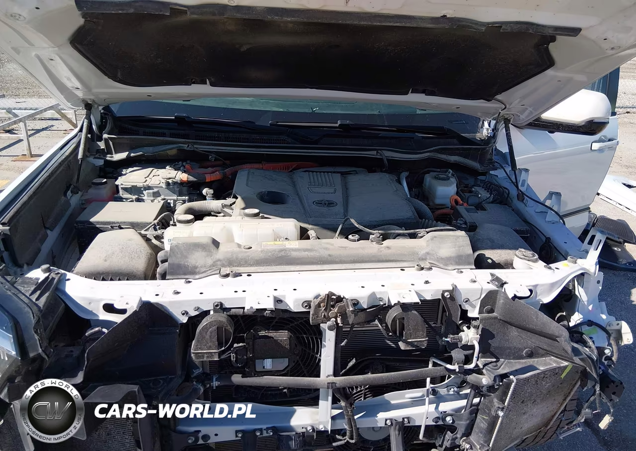 2025 Toyota Sequoia Platinum VIN:7SVAAABA5SX054309 - 10