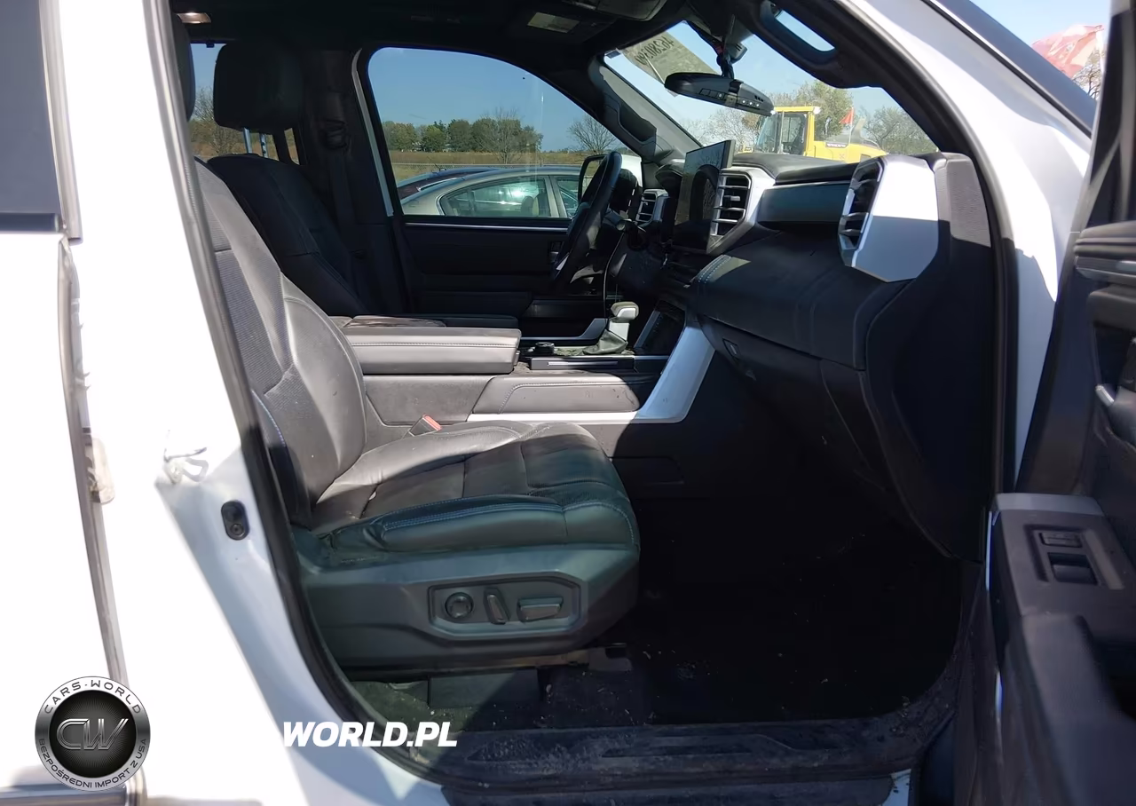 2025 Toyota Sequoia Platinum VIN:7SVAAABA5SX054309 - 5