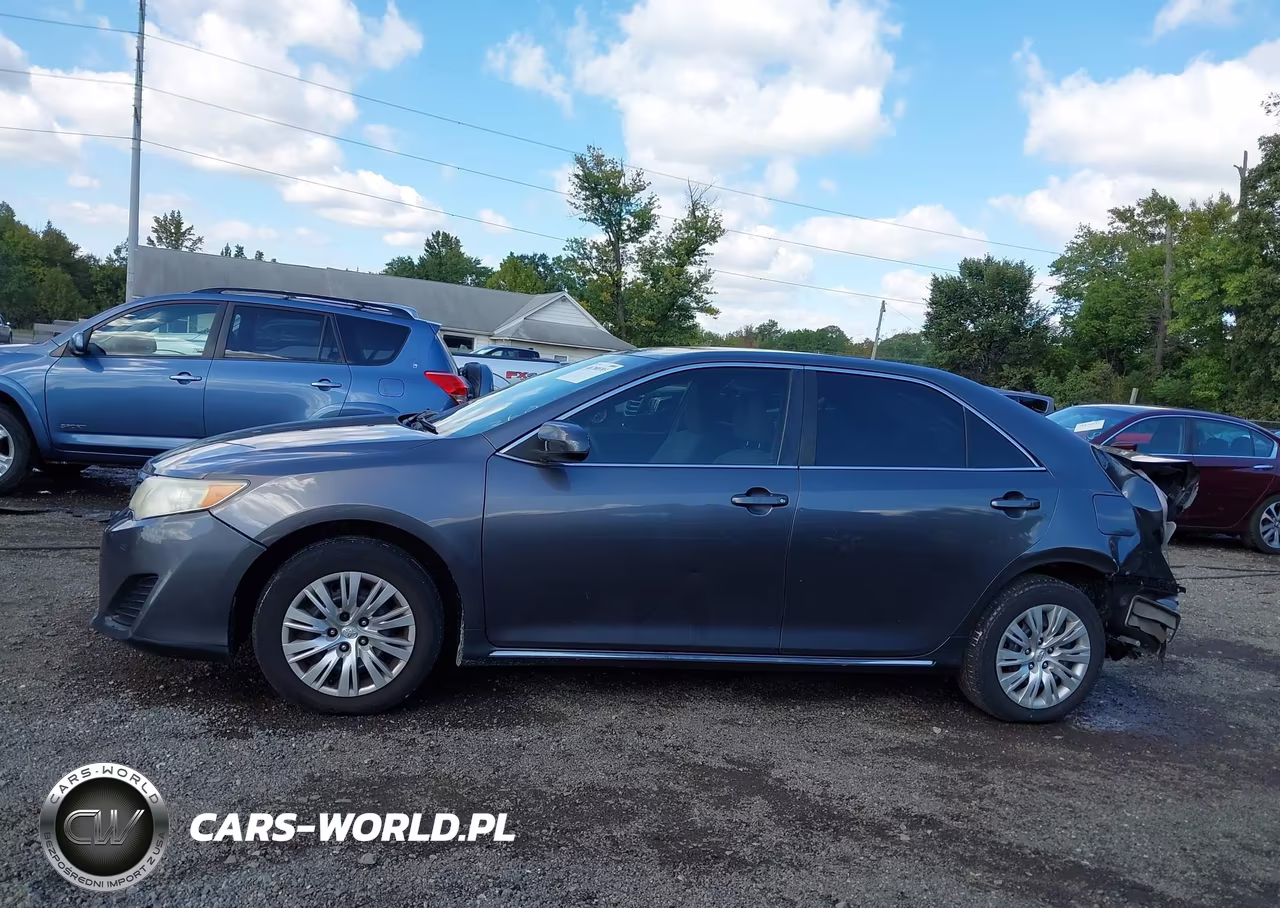 2014 Toyota Camry Le VIN:4T1BF1FK6EU404258 - 14