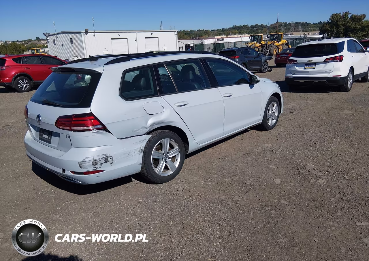2018 Volkswagen Golf Sportwagen Tsi S-Tsi Se VIN:3VWD17AU5JM768464 - 4