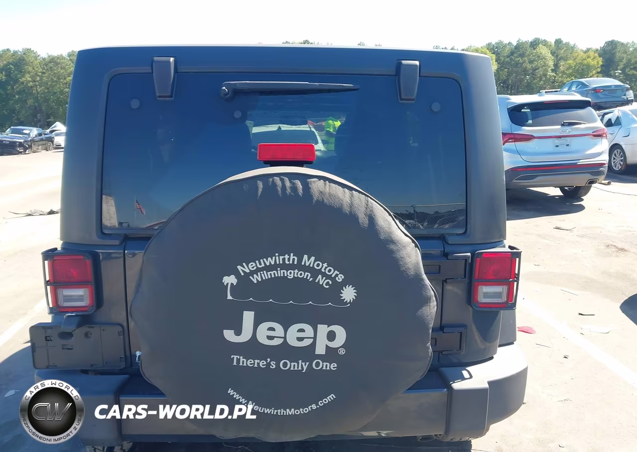 2018 Jeep Wrangler Jk Unlimited Sahara 4X4 VIN:1C4BJWEG2JL851294 - 16
