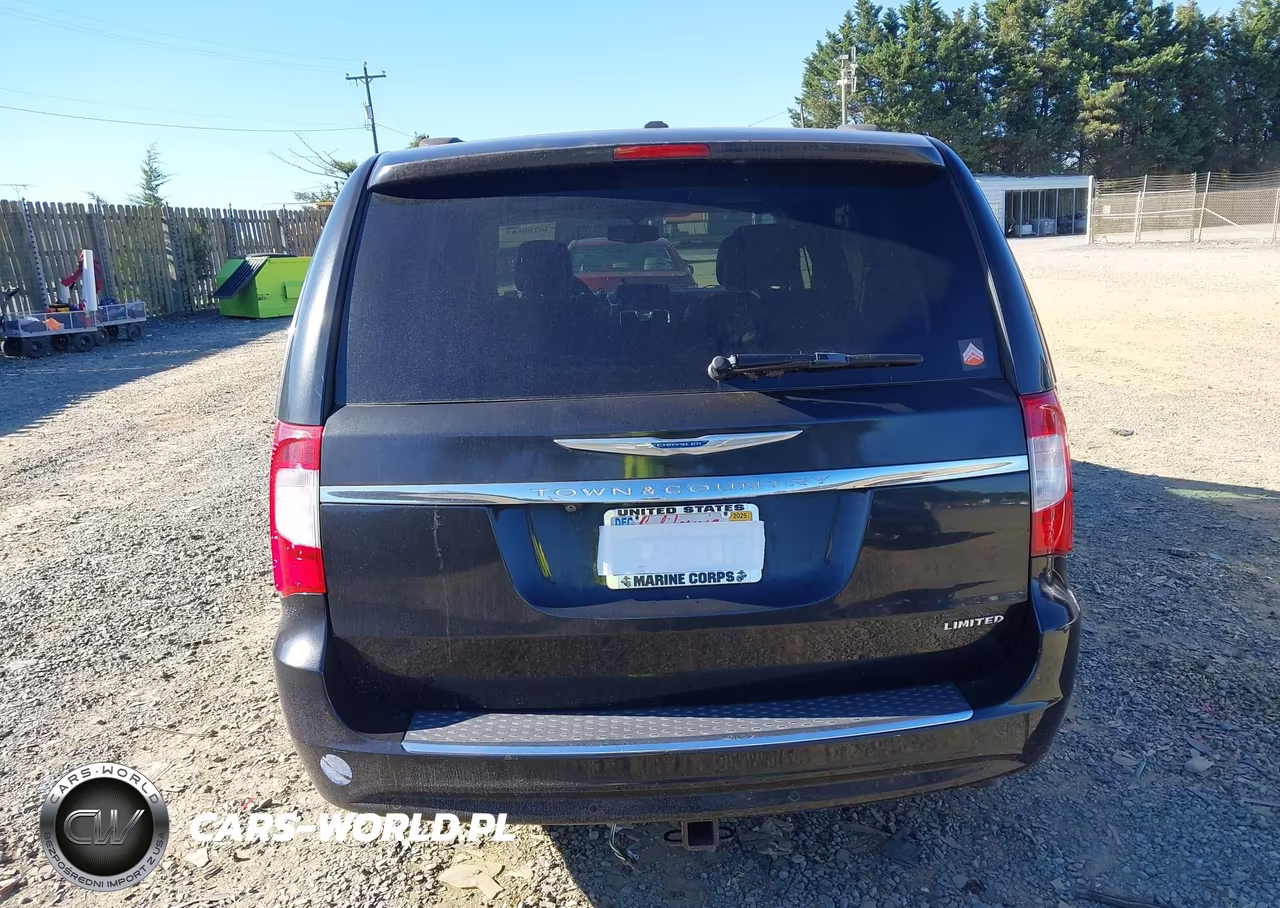 2015 Chrysler Town & Country Limited Platinum VIN:2C4RC1GG4FR742343 - 16