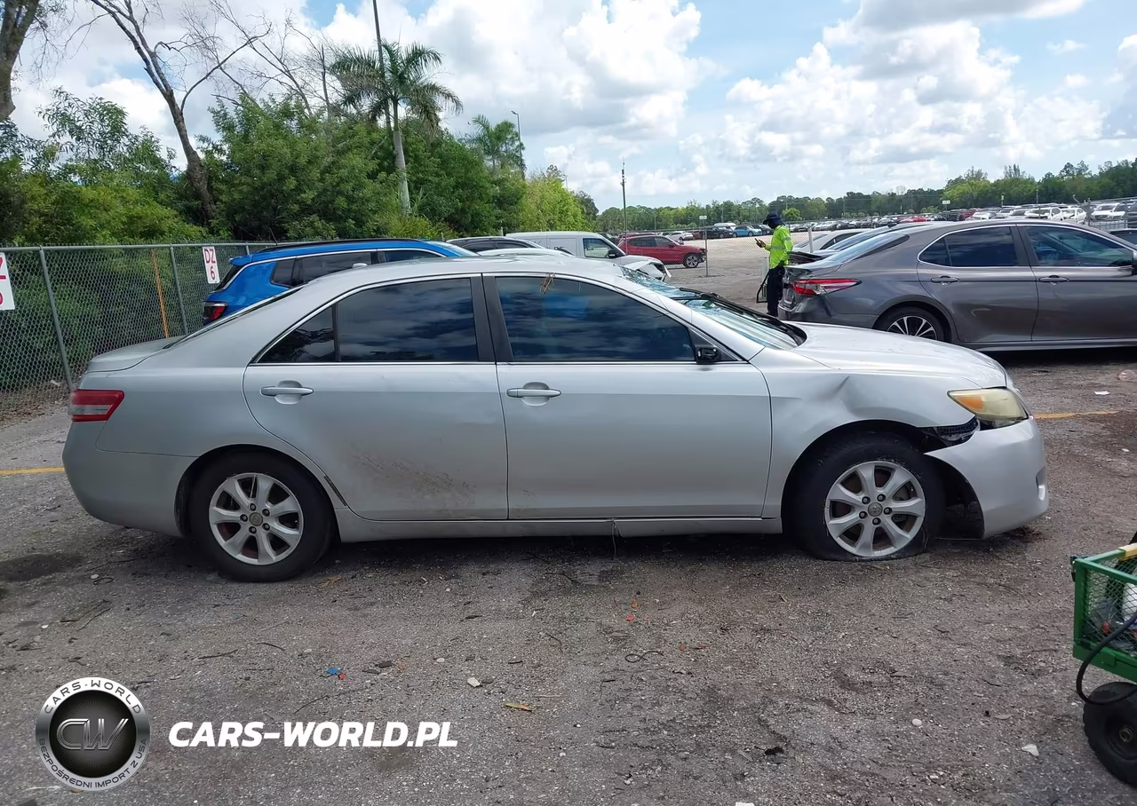 2010 Toyota Camry Le VIN:4T1BF3EK7AU041184 - 13