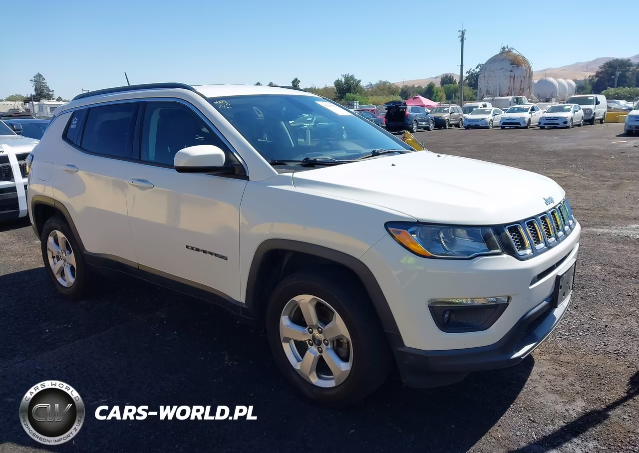 2018 Jeep Compass Latitude 4X4 VIN:3C4NJDBB7JT152936 - 1