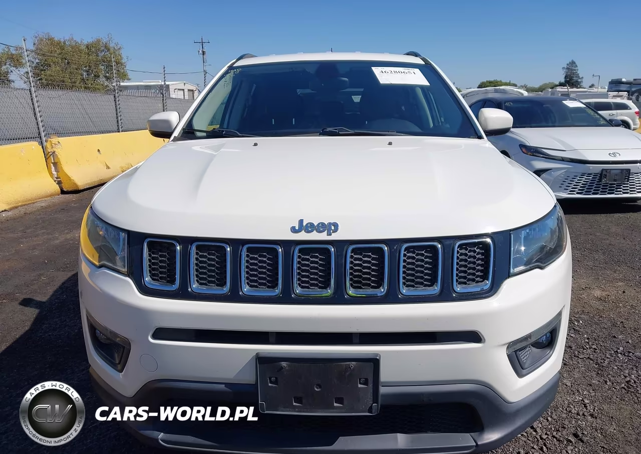 2018 Jeep Compass Latitude 4X4 VIN:3C4NJDBB7JT152936 - 12
