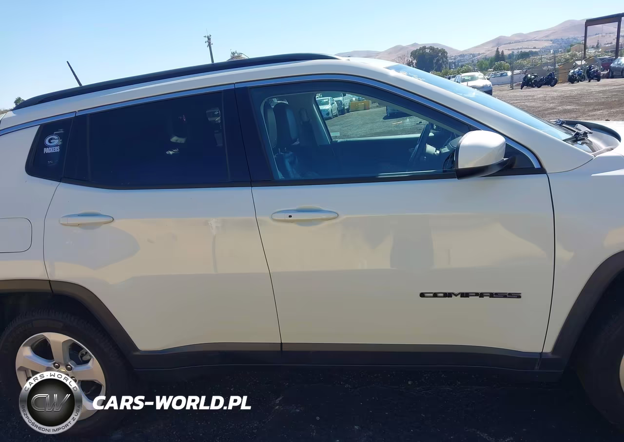 2018 Jeep Compass Latitude 4X4 VIN:3C4NJDBB7JT152936 - 13