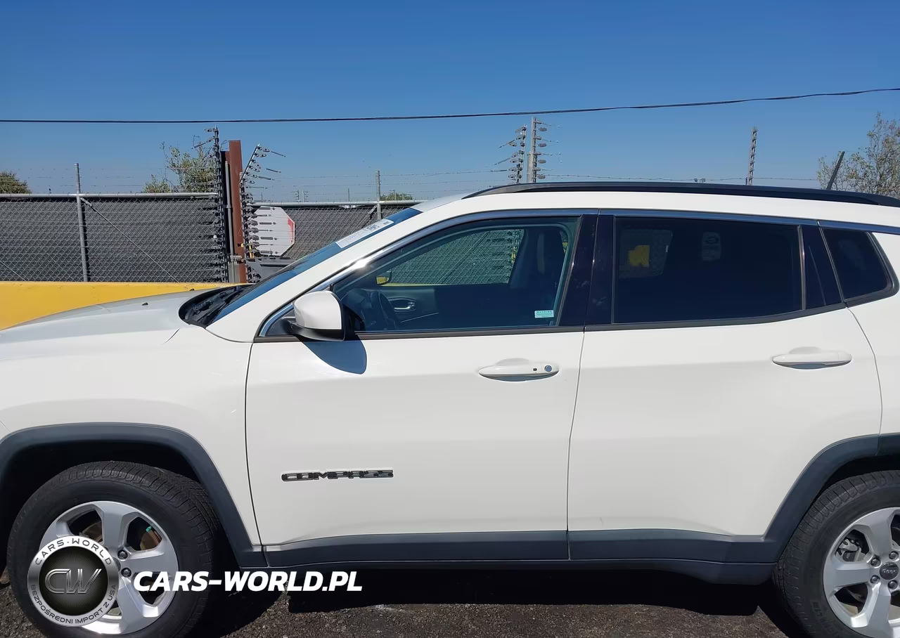 2018 Jeep Compass Latitude 4X4 VIN:3C4NJDBB7JT152936 - 14