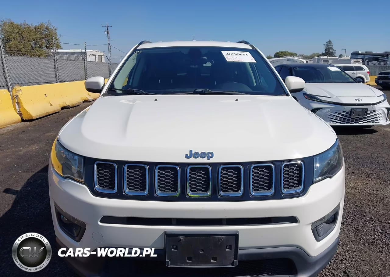 2018 Jeep Compass Latitude 4X4 VIN:3C4NJDBB7JT152936 - 6