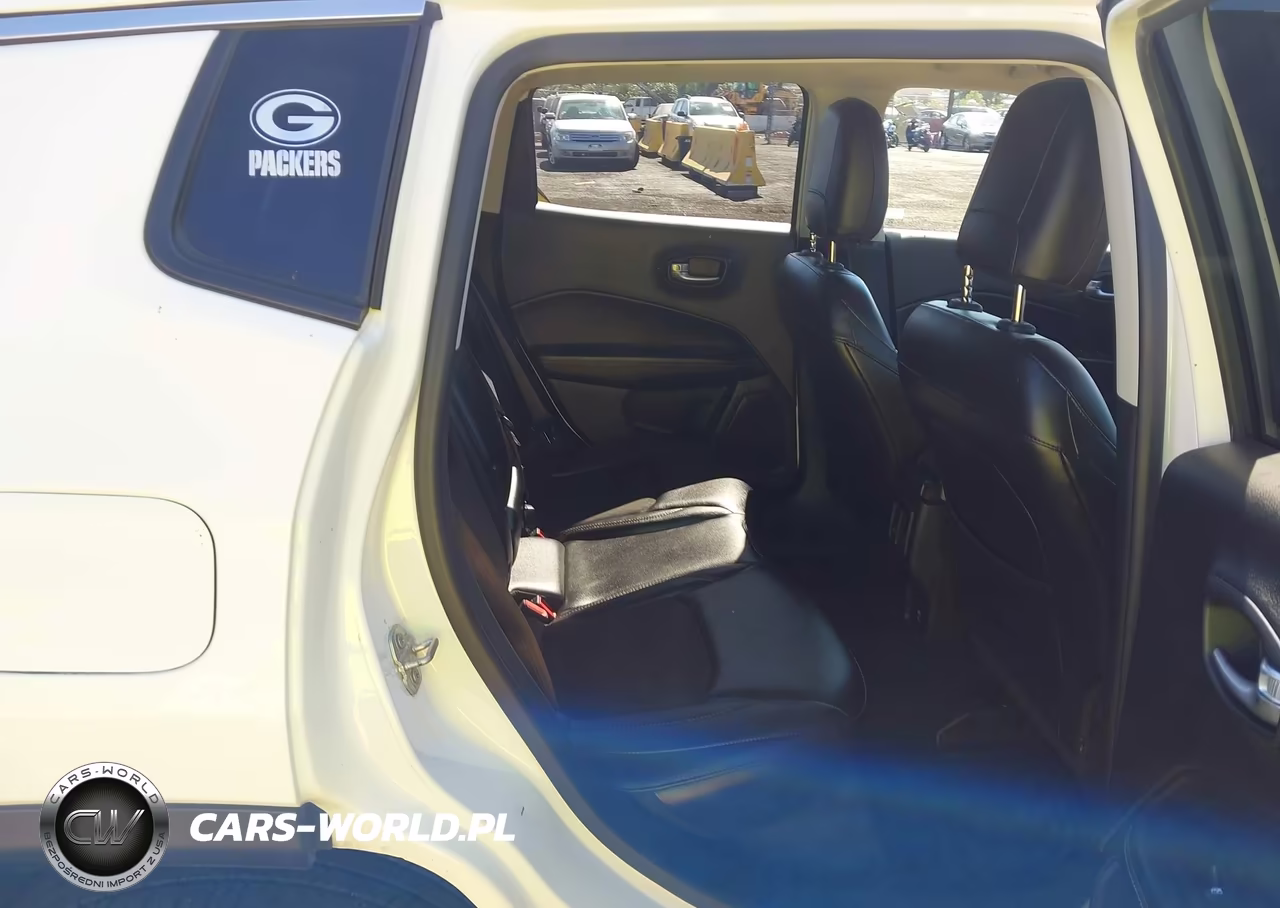 2018 Jeep Compass Latitude 4X4 VIN:3C4NJDBB7JT152936 - 8