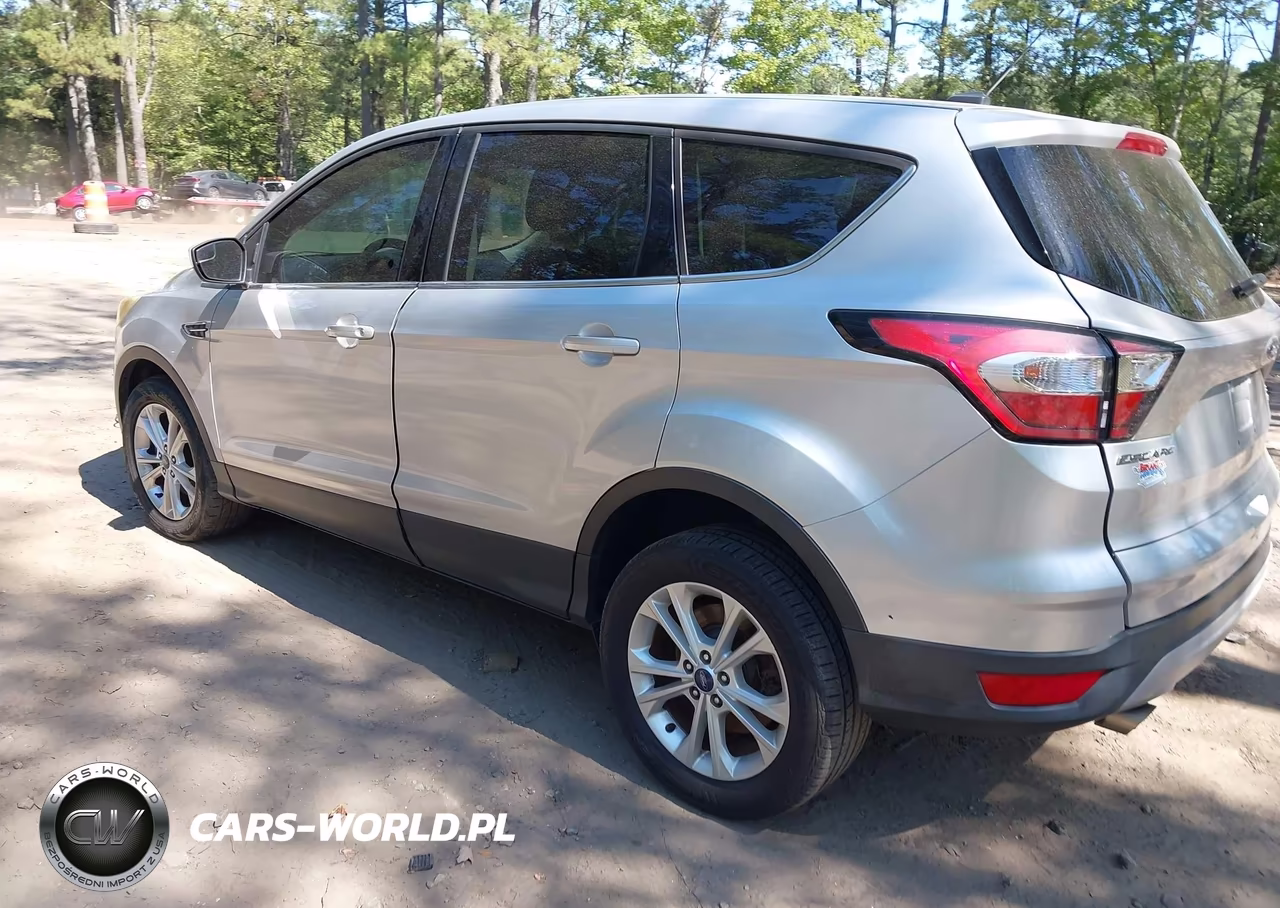 2017 Ford Escape Se VIN:1FMCU9GD4HUF00743 - 3