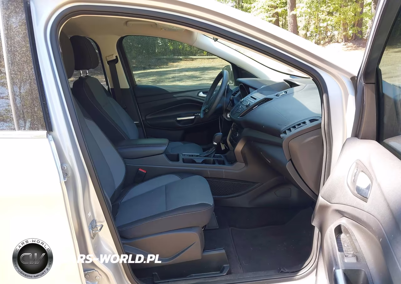 2017 Ford Escape Se VIN:1FMCU9GD4HUF00743 - 5