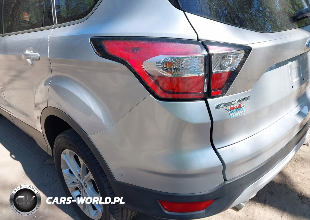 2017 Ford Escape Se VIN:1FMCU9GD4HUF00743 - 6