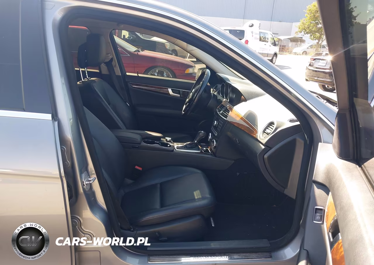 2012 Mercedes-Benz C 250 Luxury VIN:WDDGF4HB8CR220180 - 5