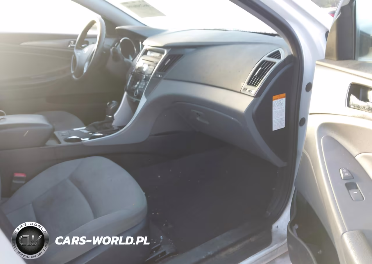 2013 Hyundai Sonata Hybrid VIN:KMHEC4A42DA064848 - 5