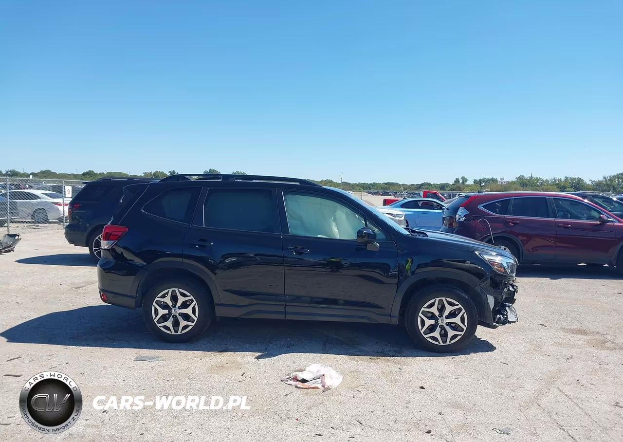 2020 Subaru Forester Premium VIN:JF2SKAJC9LH408781 - 13