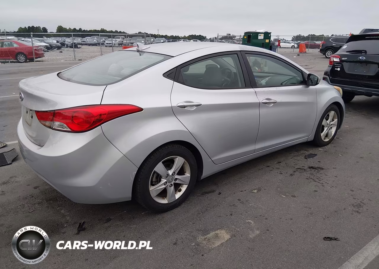 2013 Hyundai Elantra Gls VIN:5NPDH4AE0DH388478 - 4
