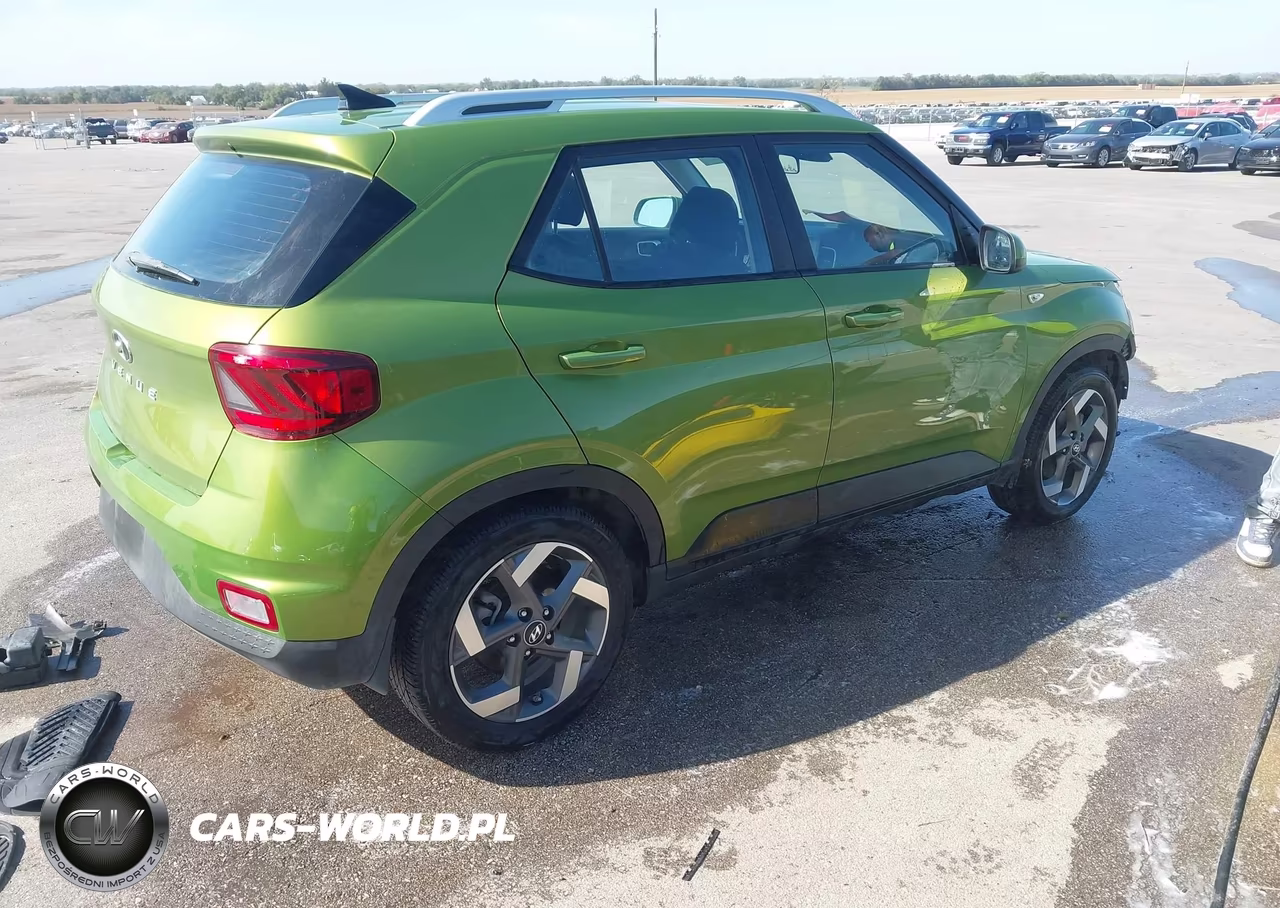 2022 Hyundai Venue Sel VIN:KMHRC8A37NU160605 - 4