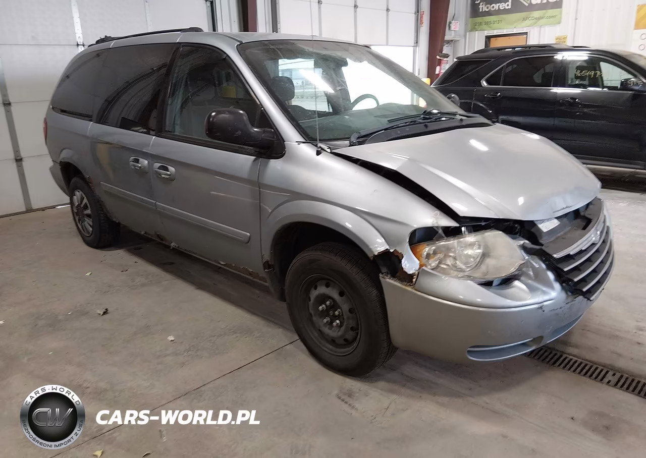 2005 Chrysler Town & Country Lx