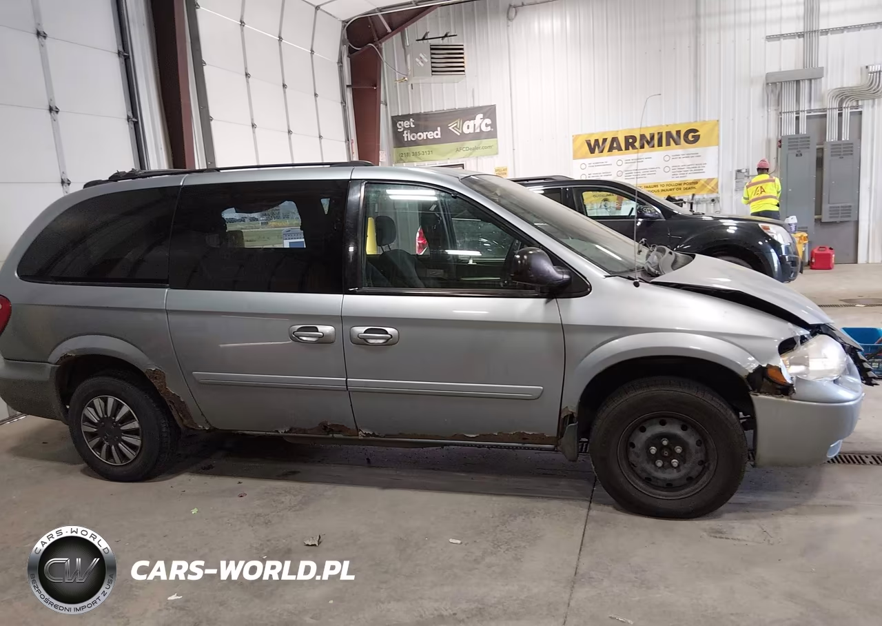 2005 Chrysler Town & Country Lx VIN:2C4GP44R85R170906 - 13