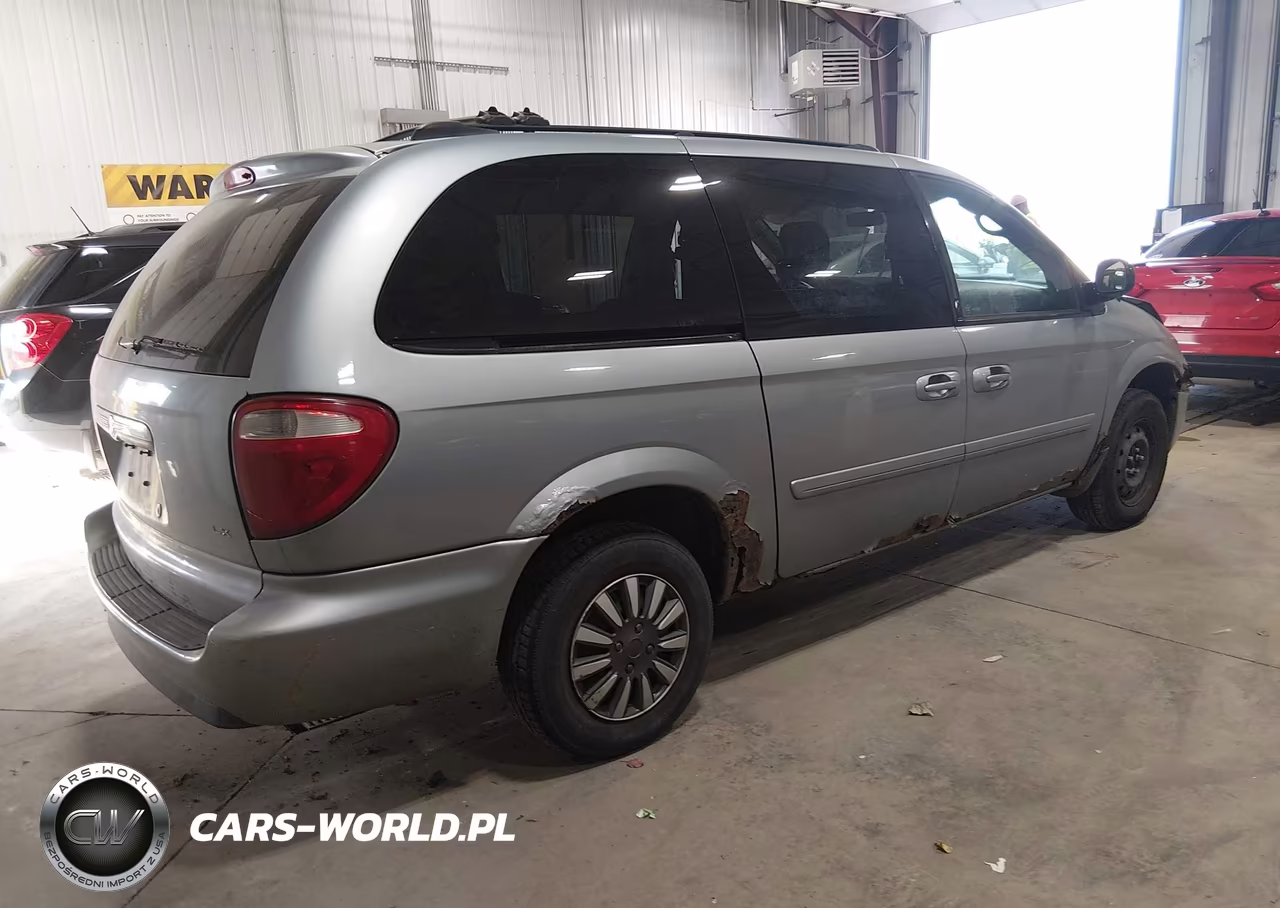 2005 Chrysler Town & Country Lx VIN:2C4GP44R85R170906 - 4