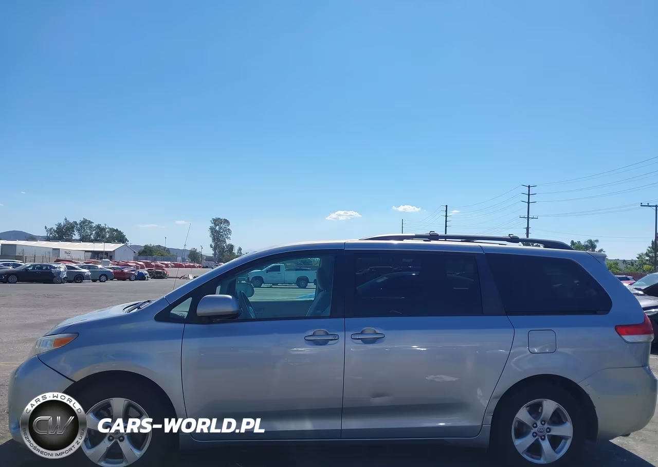 2011 Toyota Sienna Le V6 VIN:5TDKK3DC7BS174916 - 12