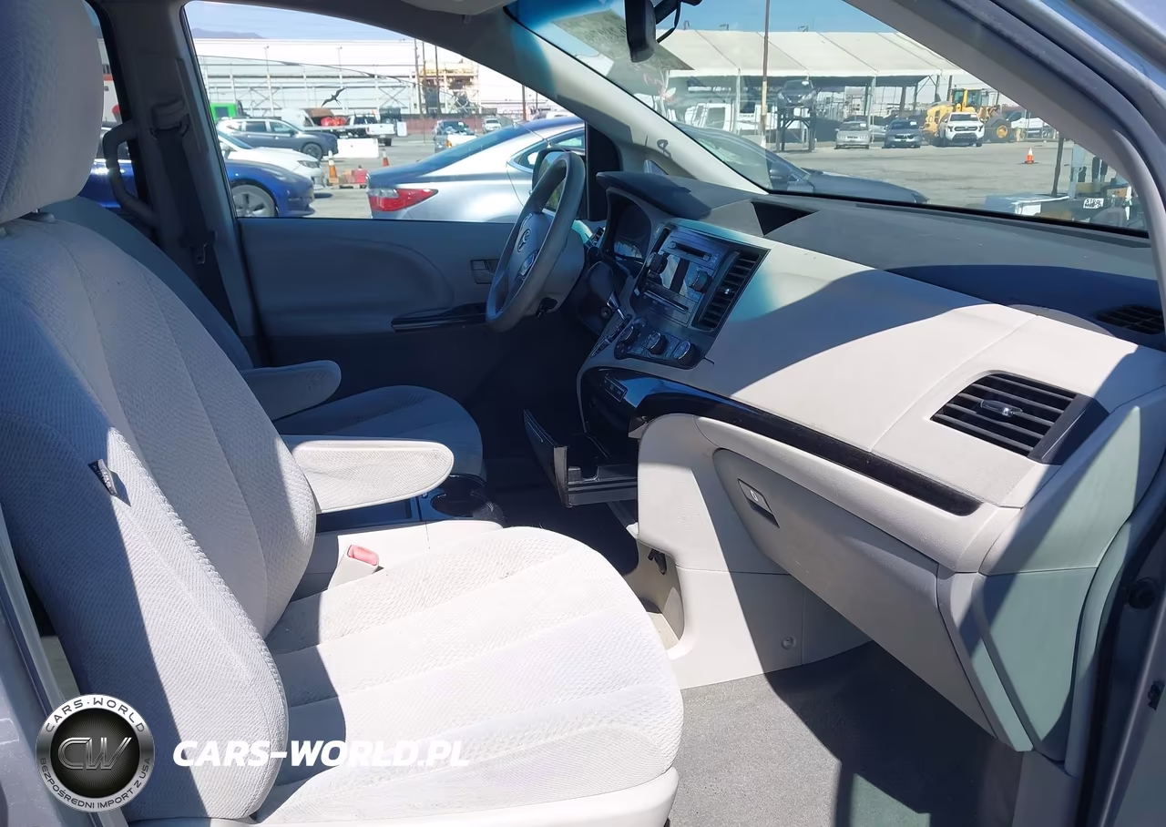 2011 Toyota Sienna Le V6 VIN:5TDKK3DC7BS174916 - 5