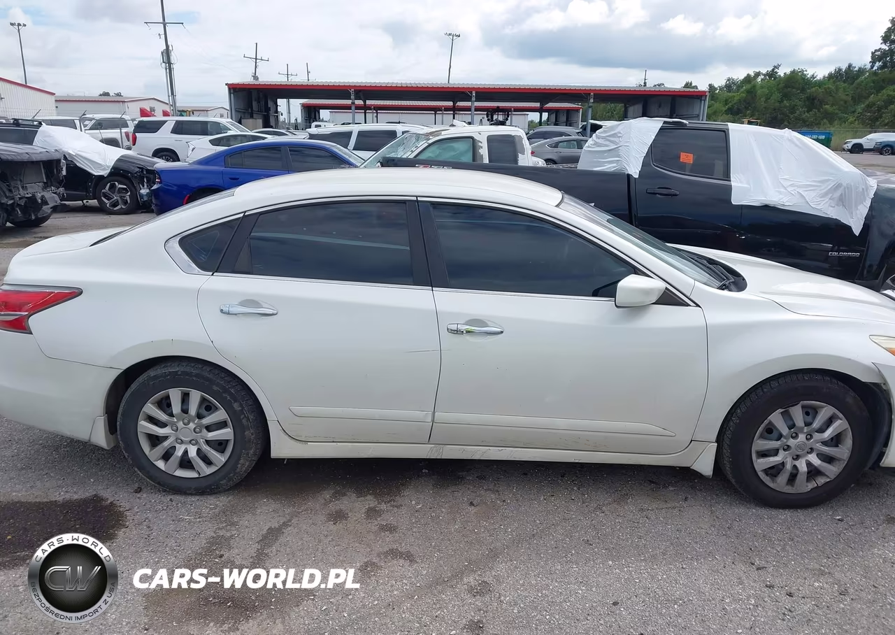 2015 Nissan Altima 2.5 S VIN:1N4AL3AP4FN896555 - 14