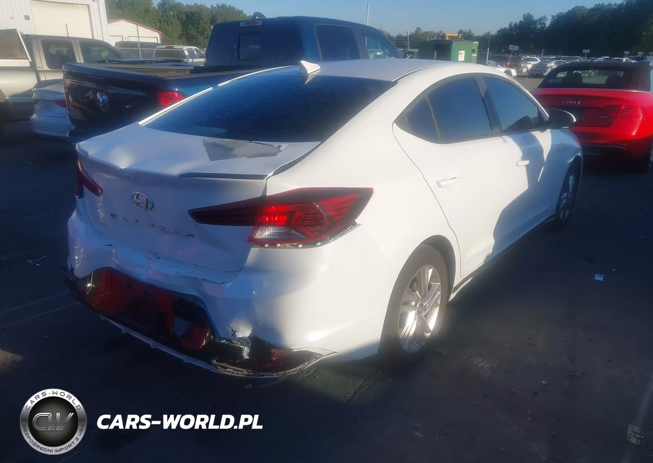 2019 Hyundai Elantra Sel VIN:5NPD84LF1KH404402 - 4