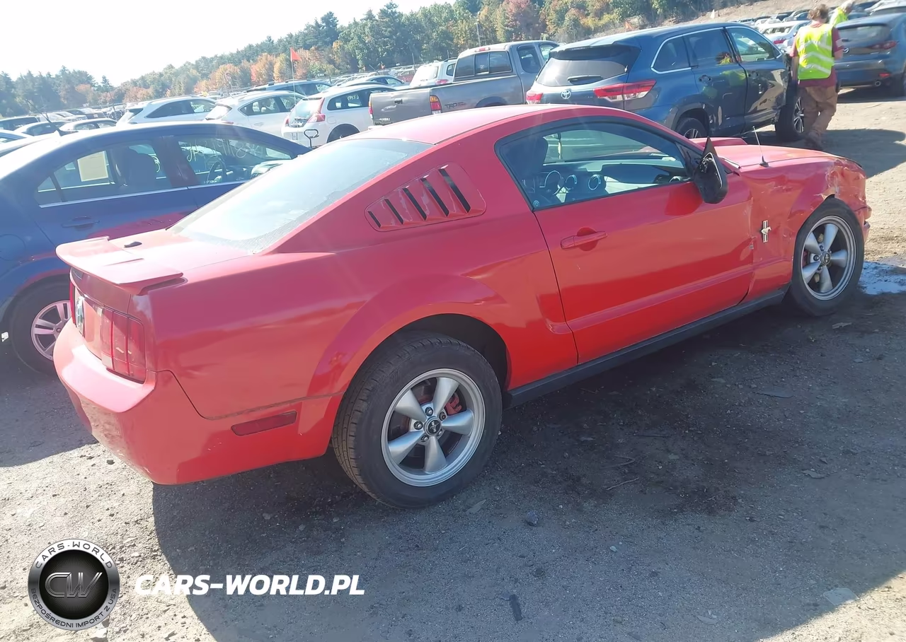 2007 Ford Mustang VIN:1ZVFT80N375234042 - 4