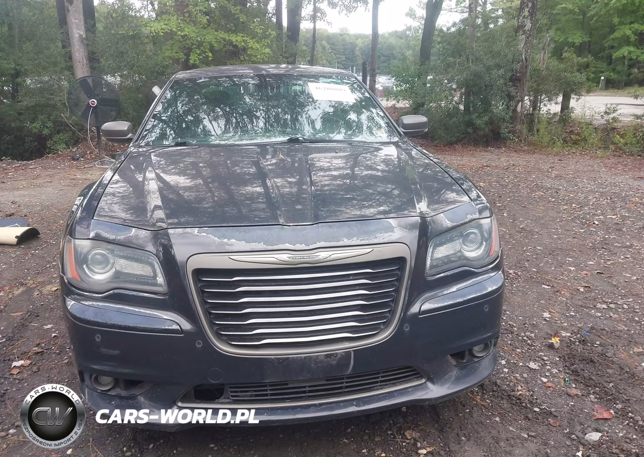 2013 Chrysler 300C John Varvatos Limited Edition VIN:2C3CCADG1DH709656 - 12