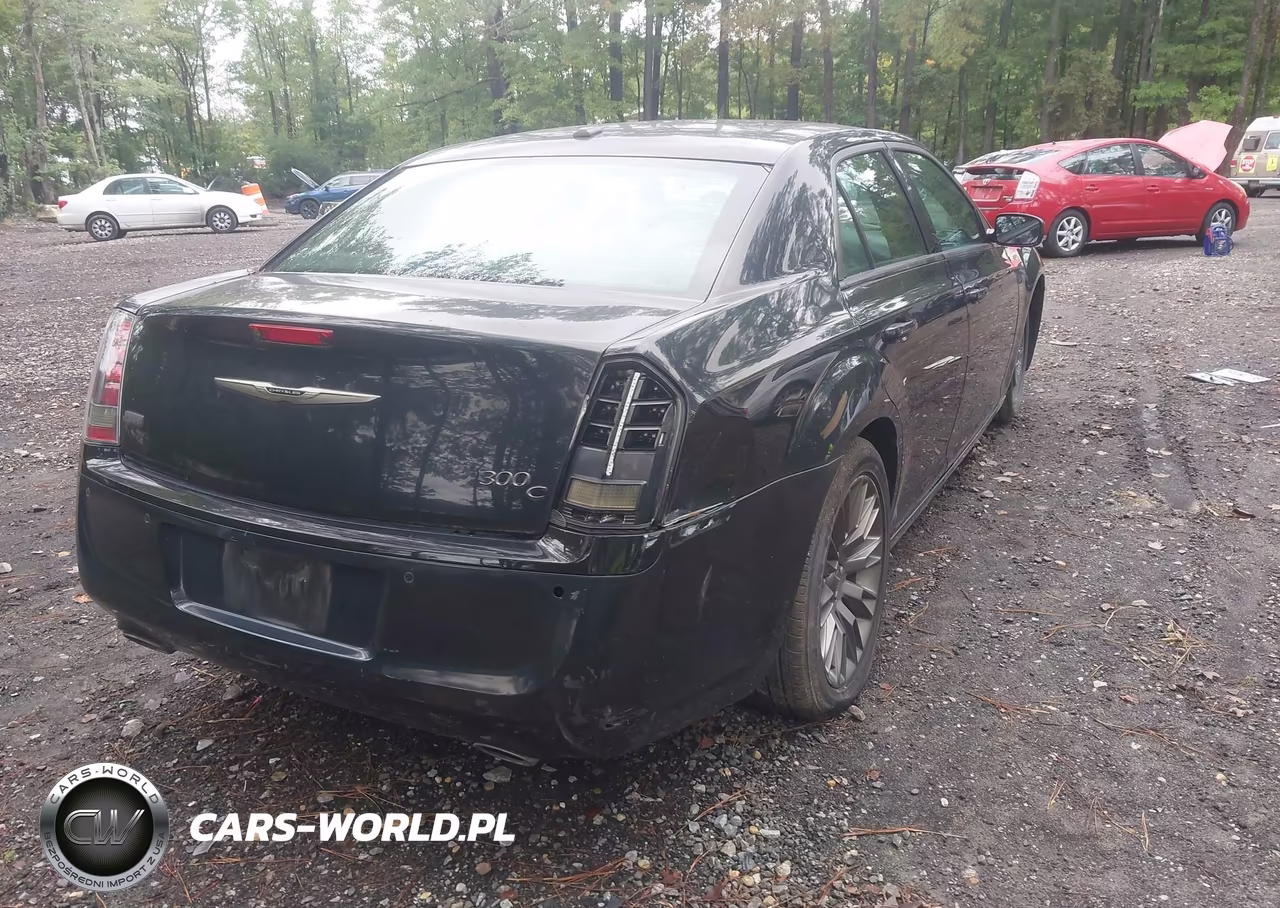 2013 Chrysler 300C John Varvatos Limited Edition VIN:2C3CCADG1DH709656 - 4