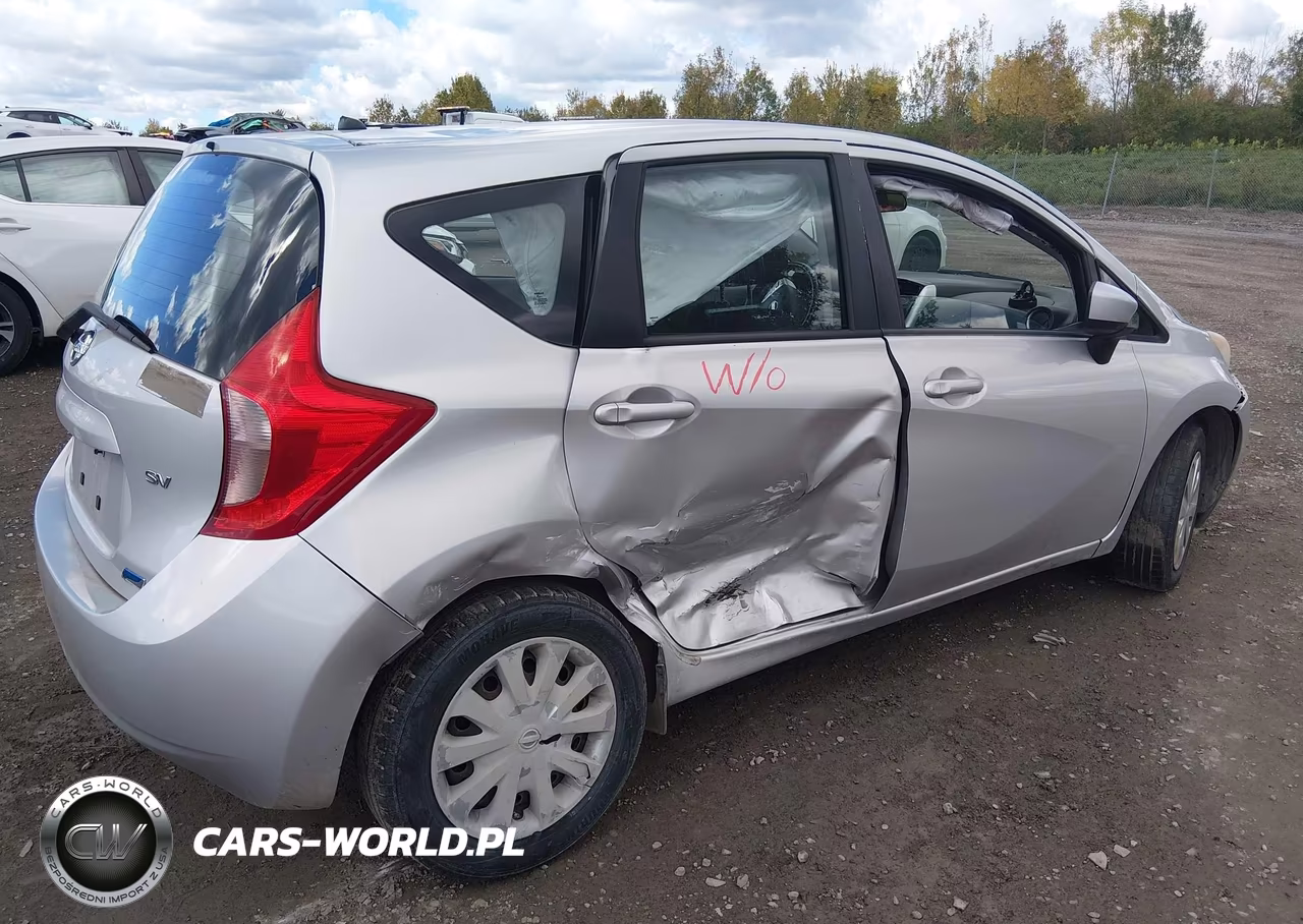 2015 Nissan Versa Note S (Sr)-S Plus-Sl-Sr-Sv VIN:3N1CE2CP6FL413574 - 4
