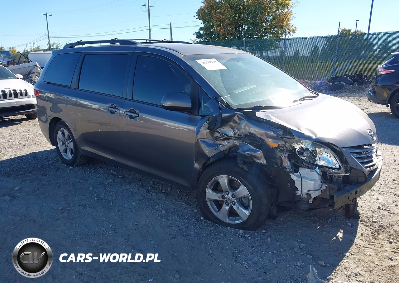 2017 Toyota Sienna Le 8 Passenger