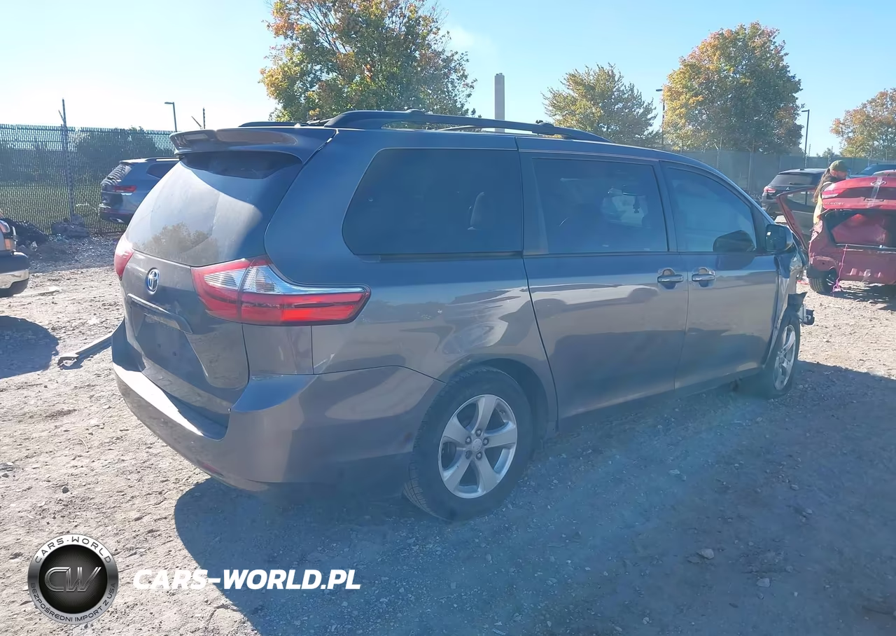 2017 Toyota Sienna Le 8 Passenger VIN:5TDKZ3DC5HS838005 - 4
