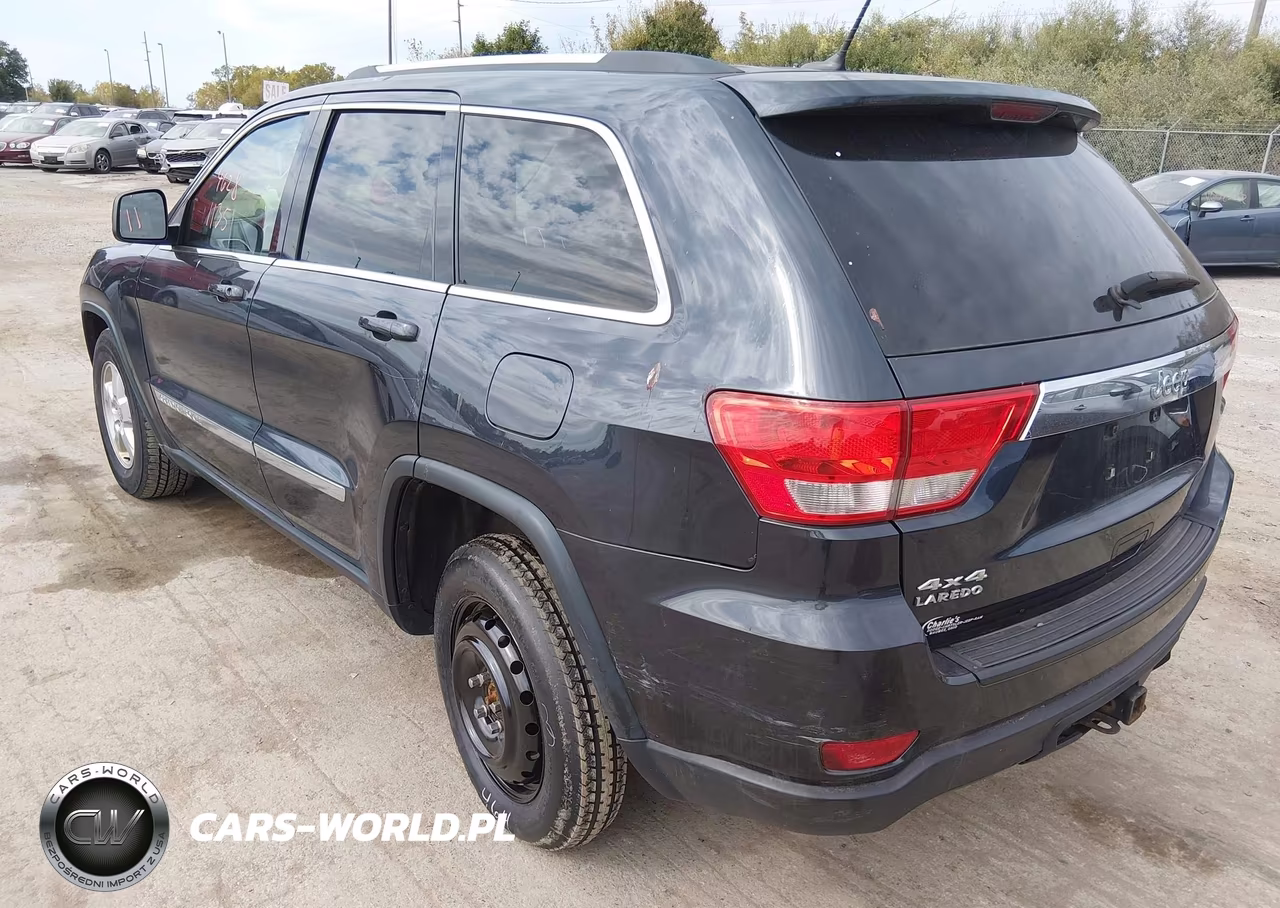 2013 Jeep Grand Cherokee Laredo VIN:1C4RJFAG2DC634370 - 3