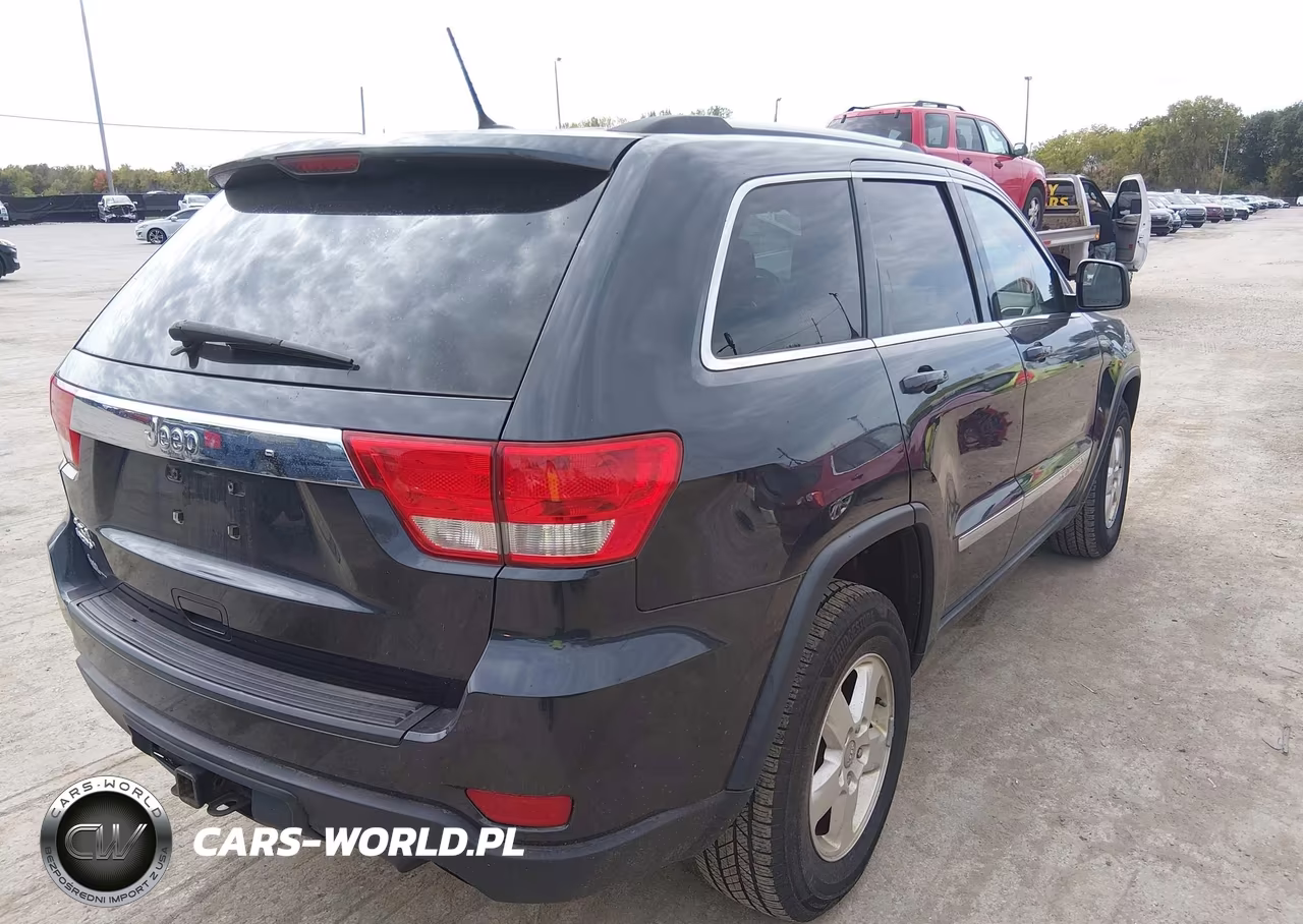 2013 Jeep Grand Cherokee Laredo VIN:1C4RJFAG2DC634370 - 4