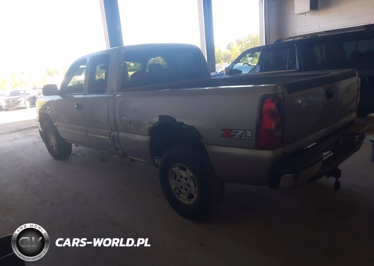 2003 Chevrolet Silverado 1500 Ls VIN:2GCEK19T031136351 - 3
