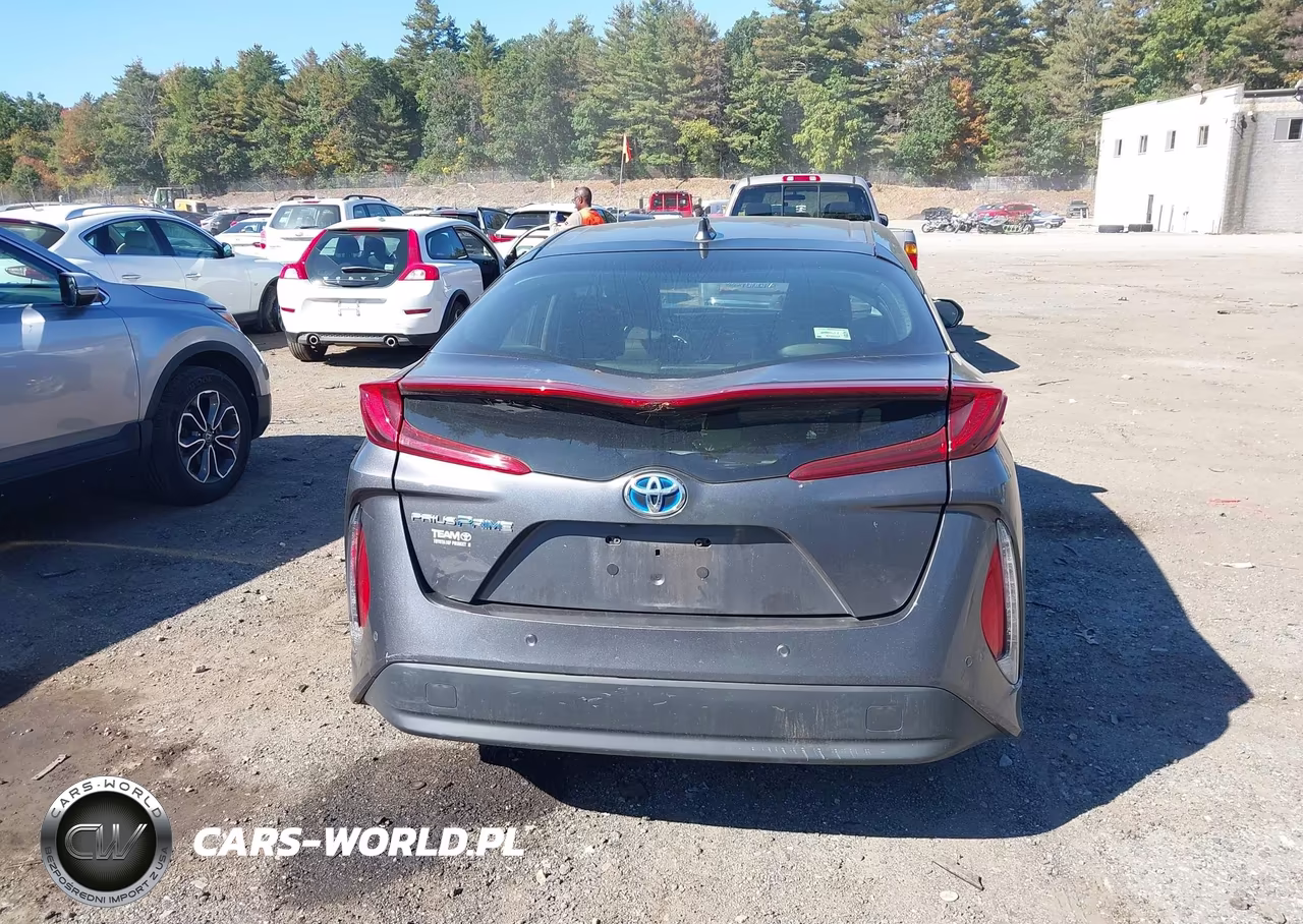 2017 Toyota Prius Prime Advanced VIN:JTDKARFP8H3004841 - 16