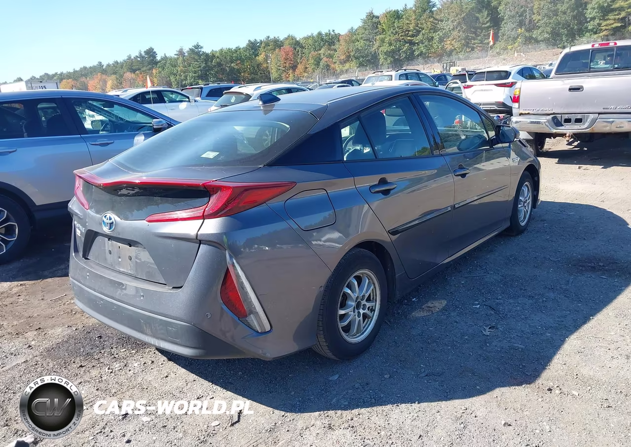 2017 Toyota Prius Prime Advanced VIN:JTDKARFP8H3004841 - 4