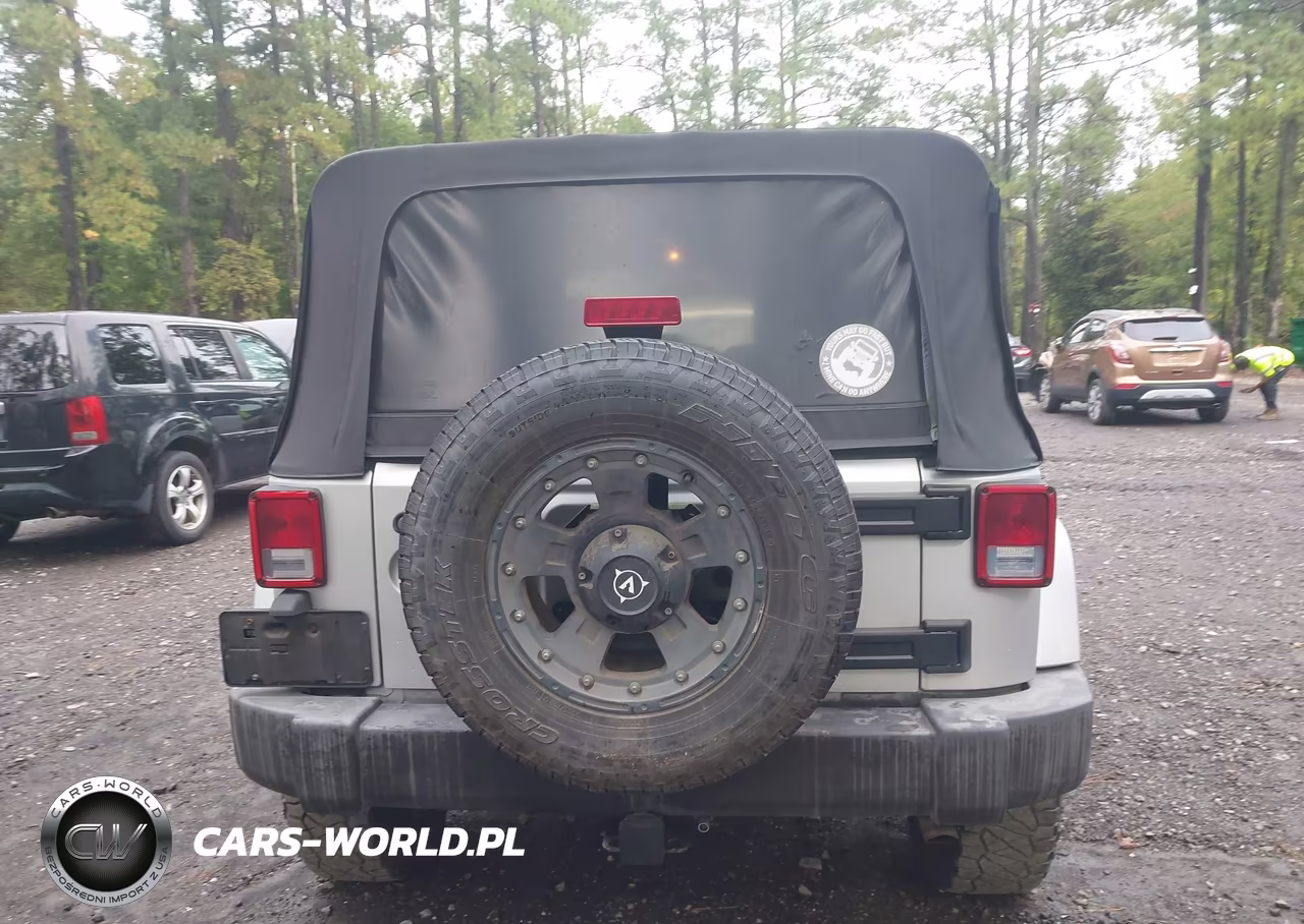 2007 Jeep Wrangler Unlimited Sahara VIN:1J4GA59187L183929 - 16