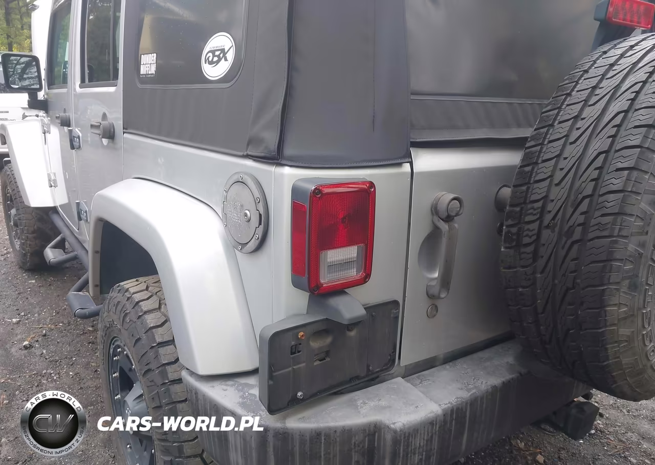 2007 Jeep Wrangler Unlimited Sahara VIN:1J4GA59187L183929 - 6